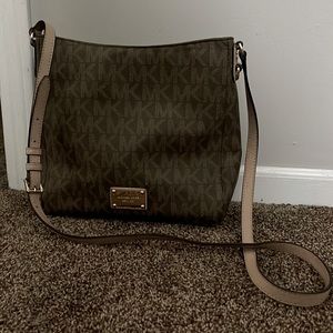 MICHAEL KORS CROSSBODY
